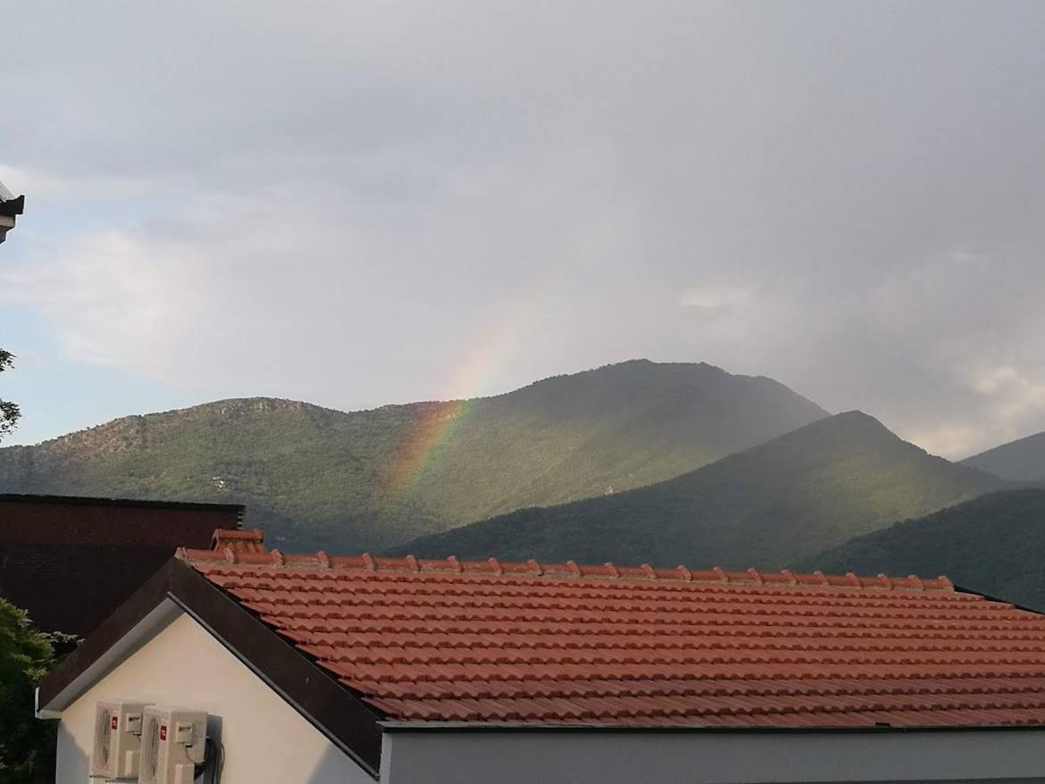 Apartments Apple Cat Montenegro Ko Биела Экстерьер фото